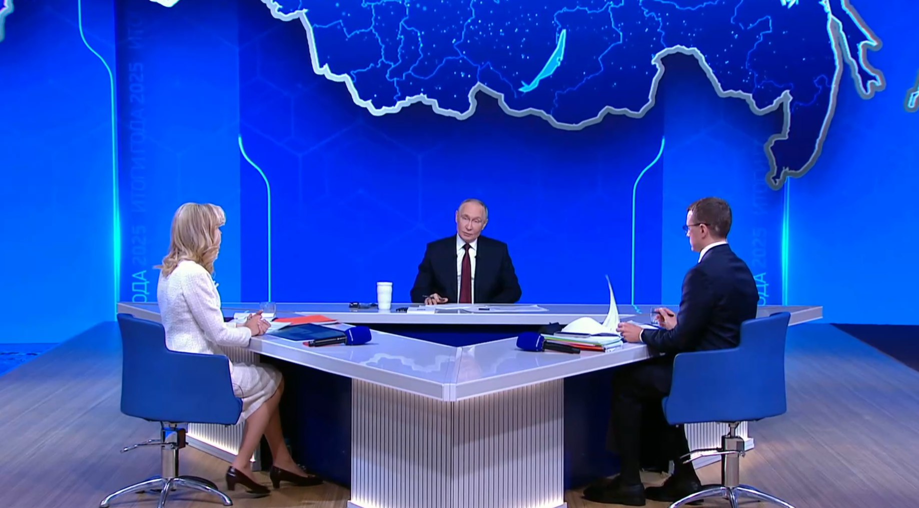 Президент России:. - Даже те, кто приезжают в отпуск, продолжают участвовать в боевых действиях