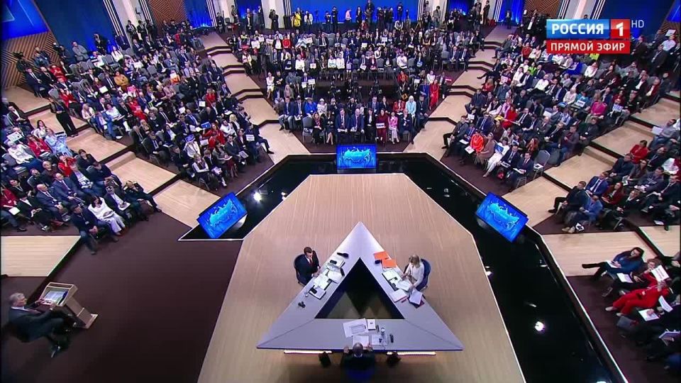 ВОПРОС О НЕДОСТРОЕ КАТКА В АБАЗЕ ЗАДАЛИ ПРЕЗИДЕНТУ: МИНСПОРТ ХАКАСИИ ПРОЯСНИЛ СИТУАЦИЮ