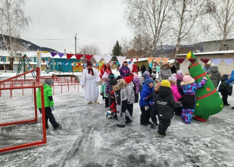 Детскую спортивную площадку построили в посёлке Майна
