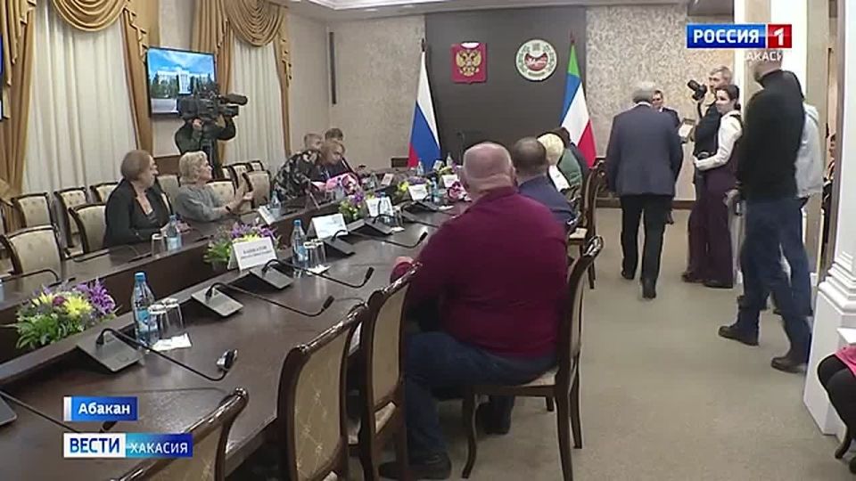 В Правительстве Хакасии вручили государственные награды