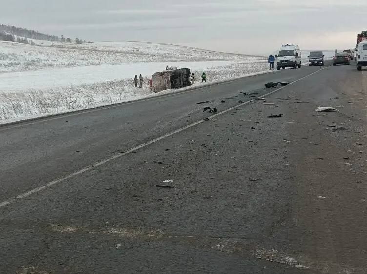 В БОГРАДСКОМ РАЙОНЕ СТОЛКНУЛИСЬ ДВА ГРУЗОВИКА