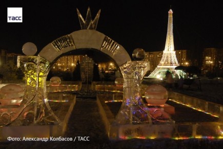 #архив_ТАСС_Сибирь. Городок ледяных скульптур в Преображенском парке Абакана