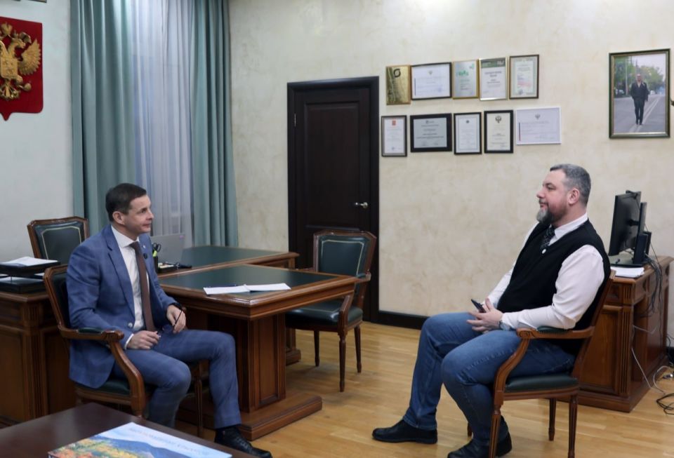 Ежегодно в конце декабря подводятся итоги уходящего года, и, по многолетней традиции, Глава города Абакана Алексей Лемин отвечает на вопросы тележурналистов