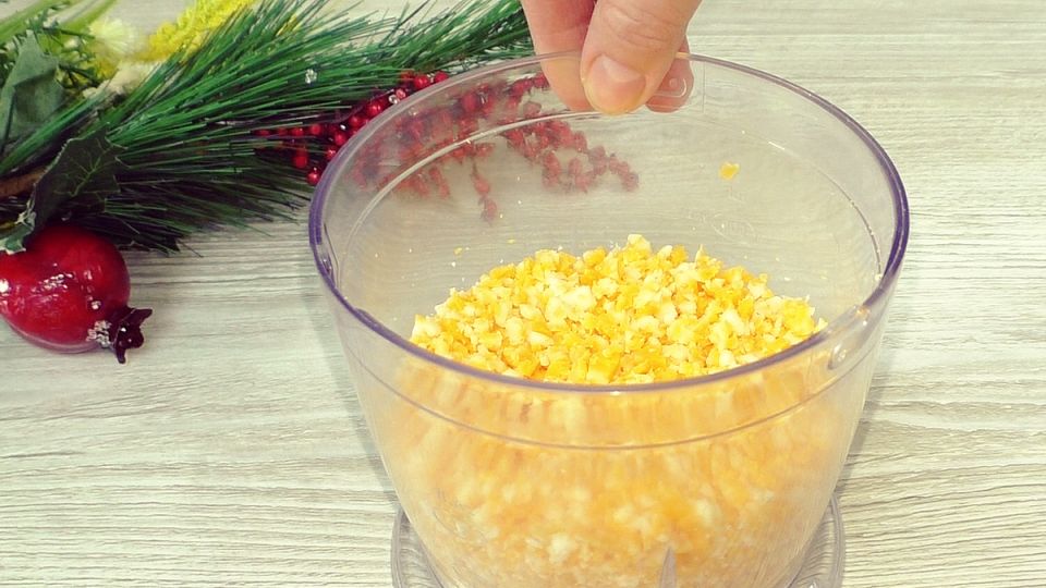 Легкие салаты после праздников: быстрые рецепты с ананасами