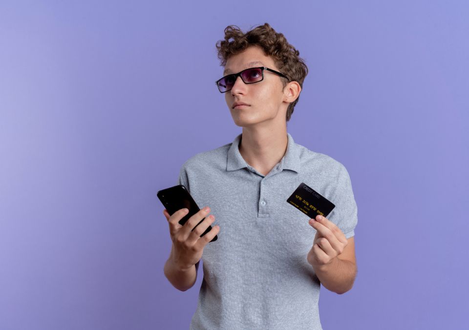 Банковские блокировки: как ваши деньги оказываются в плену