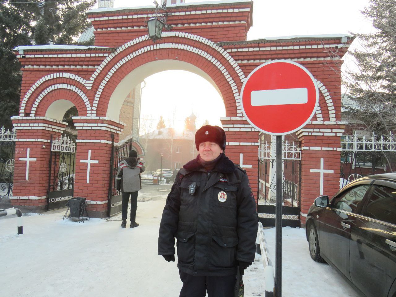 В Хакасии правоохранительные органы обеспечили общественный порядок во время Рождественского сочельника и праздничных богослужений В Хакасии правоохранительные органы обеспечили общественный порядок во время Рождественского сочельника и праздничных богослужений