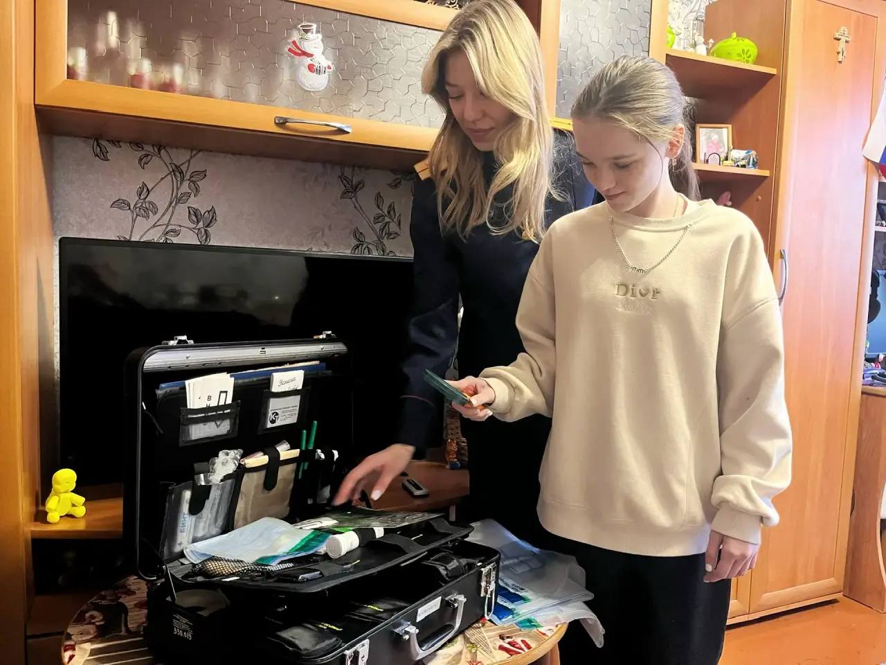 В Республике Хакасия следователи исполнили желания детей в рамках всероссийской акции «Елка желаний» В Республике Хакасия следователи исполнили желания детей в рамках всероссийской акции «Елка желаний»