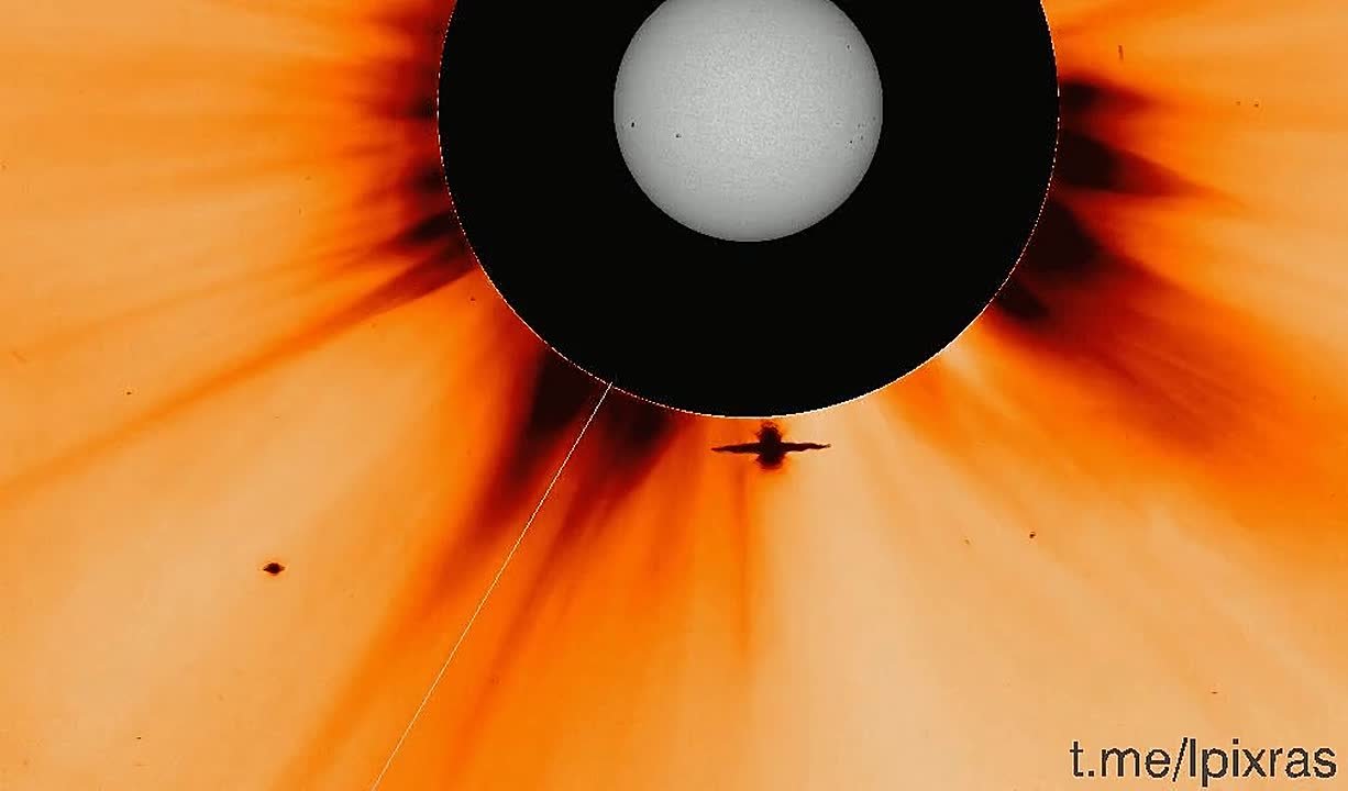 Вот так выглядело рождественское сближение Венеры и Марса с Солнцем - таким его увидели космические телескопы LASCO