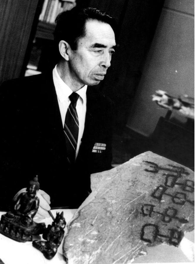 Главная библиотека Хакасии приглашает на выставку «Путь ученого: от войны к науке»