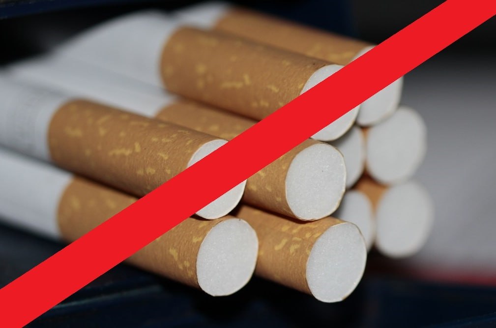 В АБАЗЕ "РАЗГУЛЯЙКУ" УЛИЧИЛИ В ТОРГОВЛЕ ТАБАКОМ ВОЗЛЕ ДЕТСАДА