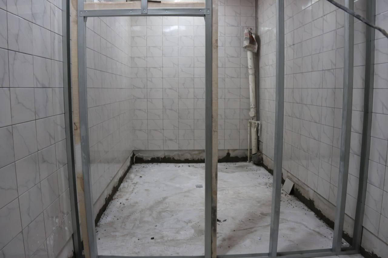 Алексей Лемин: В школе № 1 строители не останавливаются ни на день Алексей Лемин: В школе № 1 строители не останавливаются ни на день