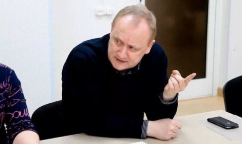 Депутат Верховного Совета Хакасии, представитель предпринимательского сообщества Олег Гавловский в интервью АДИ19 высказался, что проблемы с выплатой зарплат связаны с затяжным и системным бюджетным кризисом в республике