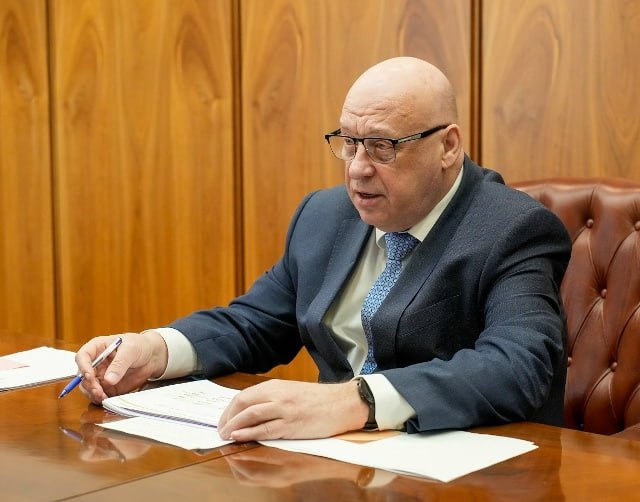 ОЛЕГ АНАНЬЕВСКИЙ ПОКИДАЕТ ПОСТ МИНИСТРА ЗДРАВООХРАНЕНИЯ ХАКАСИИ ОЛЕГ АНАНЬЕВСКИЙ ПОКИДАЕТ ПОСТ МИНИСТРА ЗДРАВООХРАНЕНИЯ ХАКАСИИ