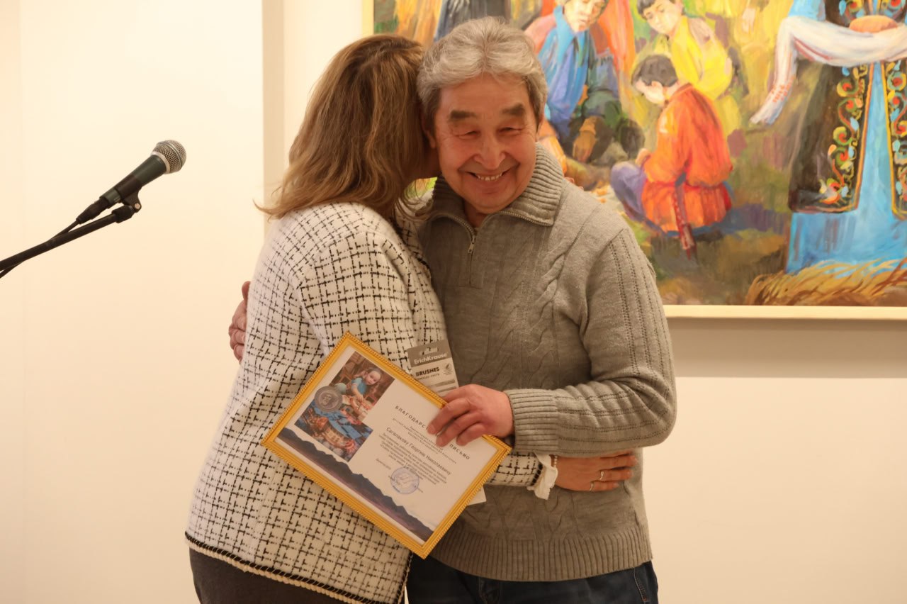 В выставочном зале Детской художественной школы имени Дмитрия Иннокентьевича Каратанова открылась долгожданная выставка живописи и графики «Сквозь тысячелетия» Заслуженного работника культуры Хакасии, члена Союза художников... В выставочном зале Детской художественной школы имени Дмитрия Иннокентьевича Каратанова открылась долгожданная выставка живописи и графики «Сквозь тысячелетия» Заслуженного работника культуры Хакасии, члена Союза художников...