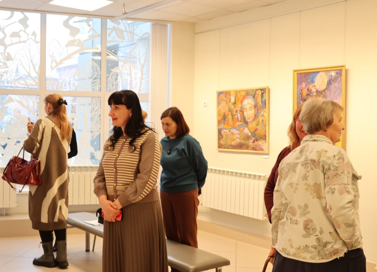 В выставочном зале Детской художественной школы имени Дмитрия Иннокентьевича Каратанова открылась долгожданная выставка живописи и графики «Сквозь тысячелетия» Заслуженного работника культуры Хакасии, члена Союза художников... В выставочном зале Детской художественной школы имени Дмитрия Иннокентьевича Каратанова открылась долгожданная выставка живописи и графики «Сквозь тысячелетия» Заслуженного работника культуры Хакасии, члена Союза художников...