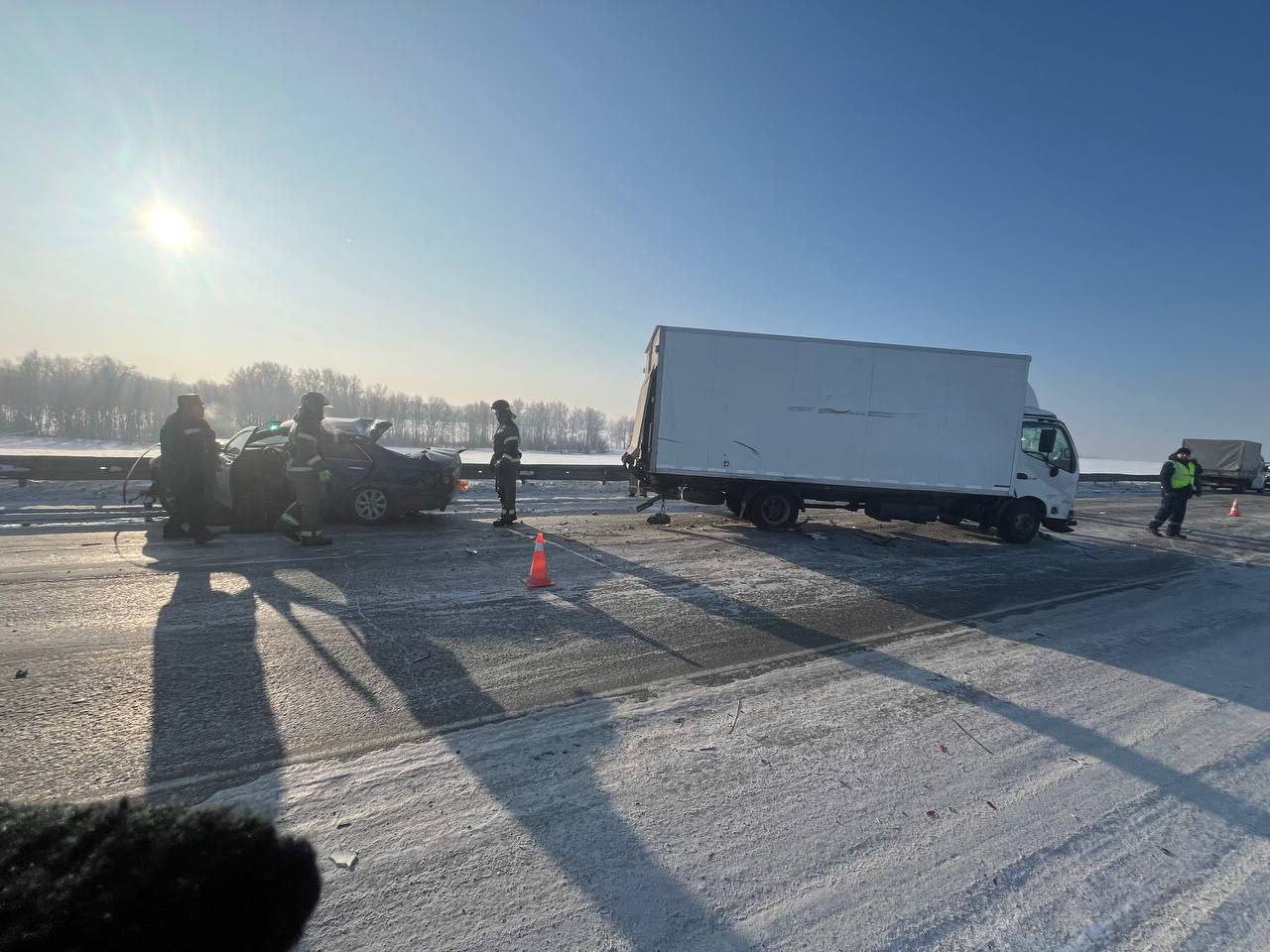 Смертельное ДТП на красноярской трассе, погибли два человека Смертельное ДТП на красноярской трассе, погибли два человека