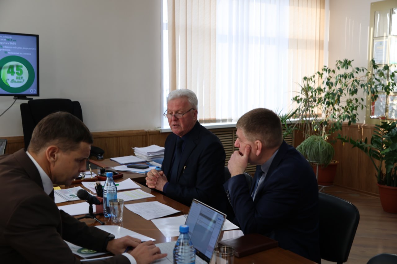 Городские троллейбусы в 2025 году перевезли около 4 миллионов пассажиров: отчёт Главе города Абакана Алексею Лемину представил директор муниципального предприятия «Троллейбусное управление» Виктор Шевцов Городские троллейбусы в 2025 году перевезли около 4 миллионов пассажиров: отчёт Главе города Абакана Алексею Лемину представил директор муниципального предприятия «Троллейбусное управление» Виктор Шевцов