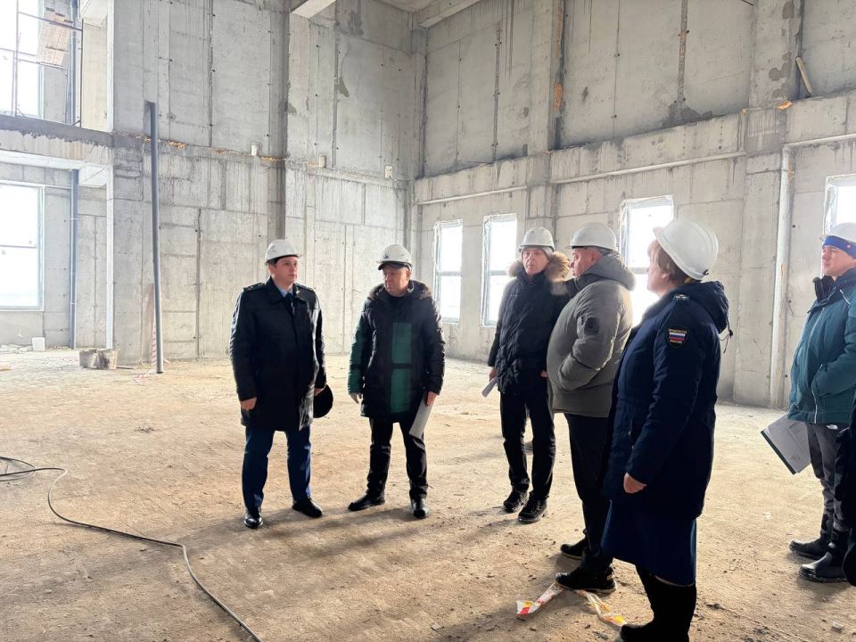 Выездная проверка в рамках надзора за строительством социально-значимых объектов и прием граждан в Алтайском районе