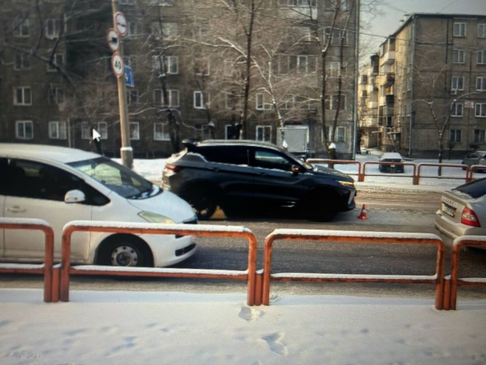 В Абакане переход дороги в неположенном месте стал причиной ДТП, в котором пострадал пешеход