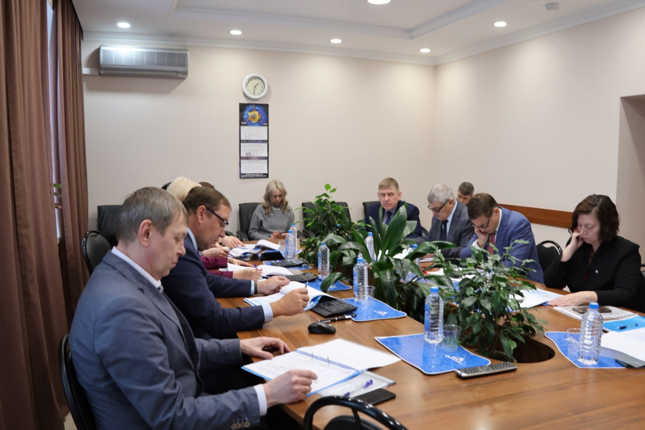 Акционерное общество «Абаканские электрические сети» отчиталось перед Главой города Абакана Алексеем Леминым и профильными руководителями городской администрации о деятельности в 2025 году Акционерное общество «Абаканские электрические сети» отчиталось перед Главой города Абакана Алексеем Леминым и профильными руководителями городской администрации о деятельности в 2025 году