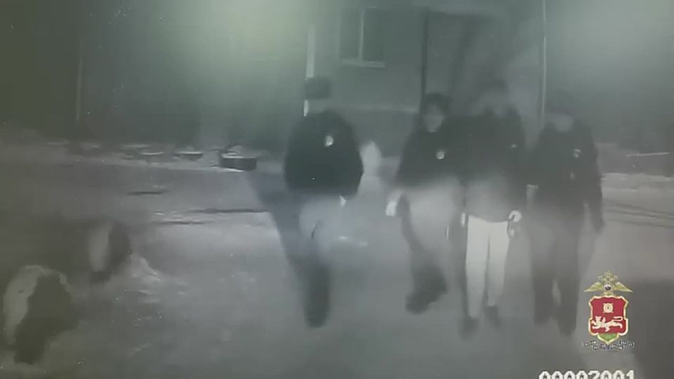 Сотрудники патрульно-постовой службы полиции Абакана оперативно задержали юношу, подозреваемого в разбойном нападении