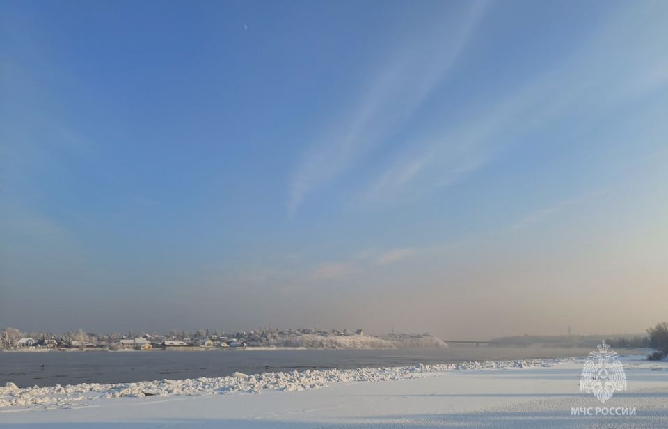 Уровень воды в реке Енисей упал до 340 сантиметров