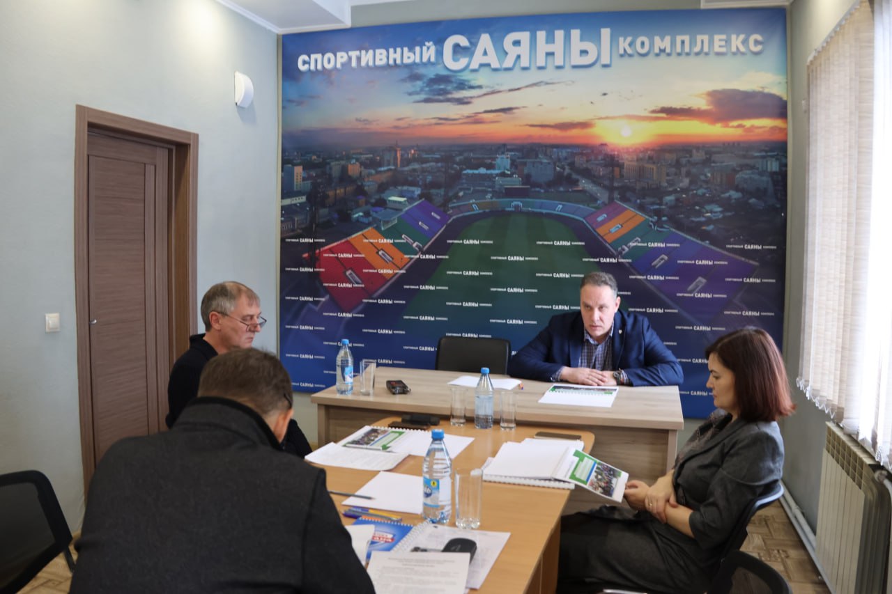 Абакан предлагает детям и подросткам большой выбор видов спорта, и за каждого одарённого ребёнка спортивным школам приходится конкурировать друг с другом Абакан предлагает детям и подросткам большой выбор видов спорта, и за каждого одарённого ребёнка спортивным школам приходится конкурировать друг с другом