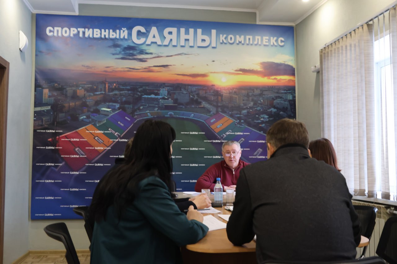 Абакан предлагает детям и подросткам большой выбор видов спорта, и за каждого одарённого ребёнка спортивным школам приходится конкурировать друг с другом Абакан предлагает детям и подросткам большой выбор видов спорта, и за каждого одарённого ребёнка спортивным школам приходится конкурировать друг с другом