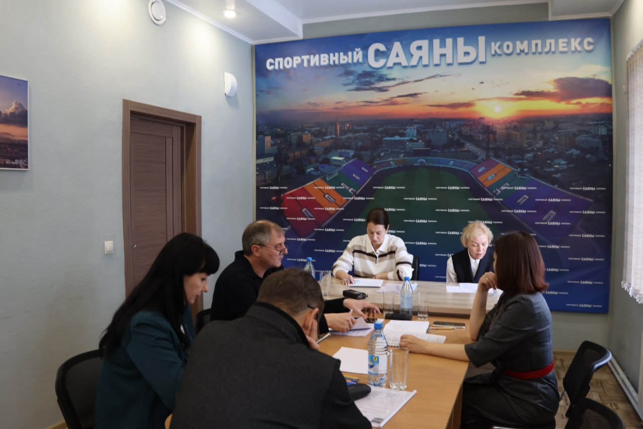 Абакан предлагает детям и подросткам большой выбор видов спорта, и за каждого одарённого ребёнка спортивным школам приходится конкурировать друг с другом Абакан предлагает детям и подросткам большой выбор видов спорта, и за каждого одарённого ребёнка спортивным школам приходится конкурировать друг с другом