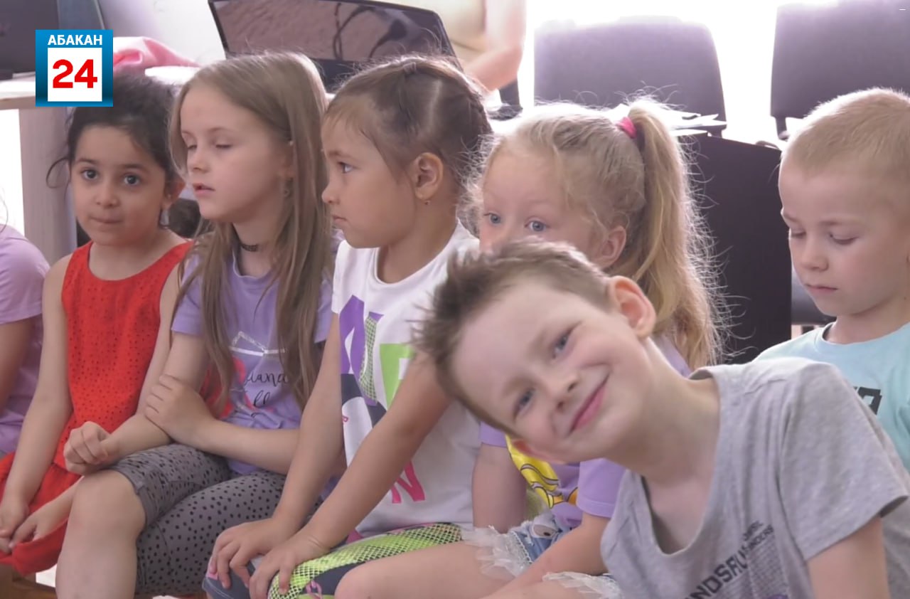 Детские сады будут работать до восьми вечера: Владимир Путин поручил продлить работу дошкольных учреждений, чтобы мамы могли раньше выходить на работу и не боялись опоздать в садик за ребенком