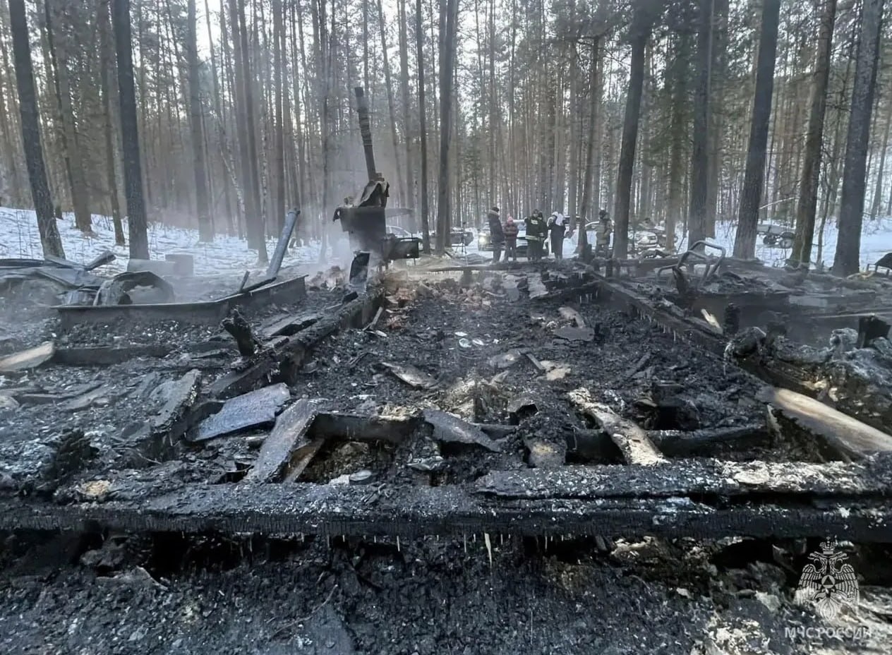Три человека погибли, еще один пострадал при пожаре в гостевом доме в Хакасии, сообщили в МЧС