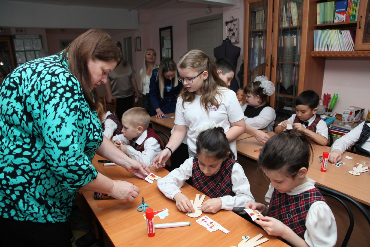 В рамках реализации мероприятий правового просвещения в день воинской славы России - День полного освобождения Ленинграда от фашистской блокады старший помощник прокурора г. Абакана Светлана Шестакова провела... В рамках реализации мероприятий правового просвещения в день воинской славы России - День полного освобождения Ленинграда от фашистской блокады старший помощник прокурора г. Абакана Светлана Шестакова провела...