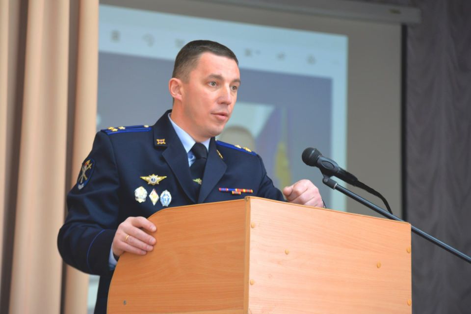 Студенты старших курсов педагогического колледжа ХГУ им. Н.Ф. Катанова узнали, как жить правильно и не стать дроппером