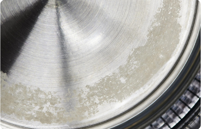 Накипь в чайнике: что нужно знать о белом налете