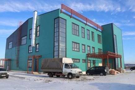 Физкультурно-оздоровительный комплекс с бассейном "Горизонт" возводят в Белом Яре