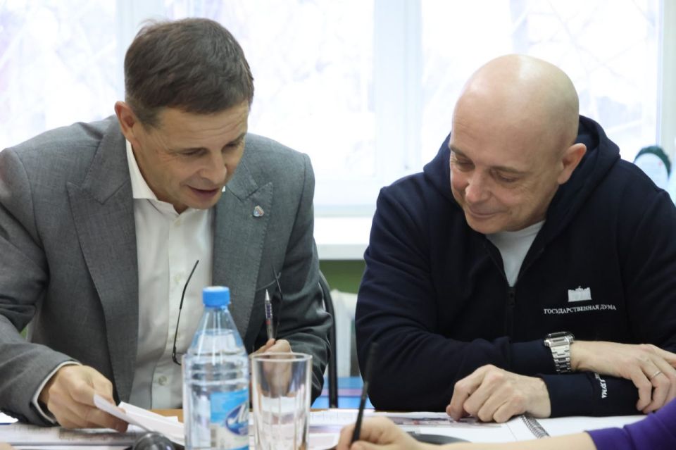 Глава города Абакана Алексей Лемин заслушал отчёт директора «Абаканской централизованной библиотечной системы» Светланы Ждановой об итогах работы за 2025 год и планах на предстоящий год Глава города Абакана Алексей Лемин заслушал отчёт директора «Абаканской централизованной библиотечной системы» Светланы Ждановой об итогах работы за 2025 год и планах на предстоящий год