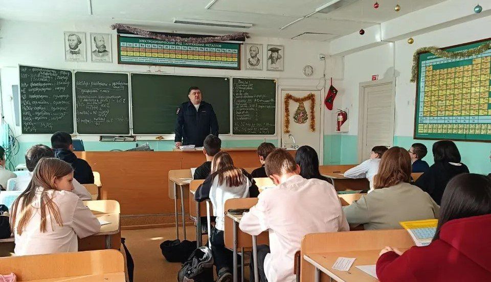 Сотрудники МВД по Республике Хакасия проводят правовые ликбезы для школьников и студентов