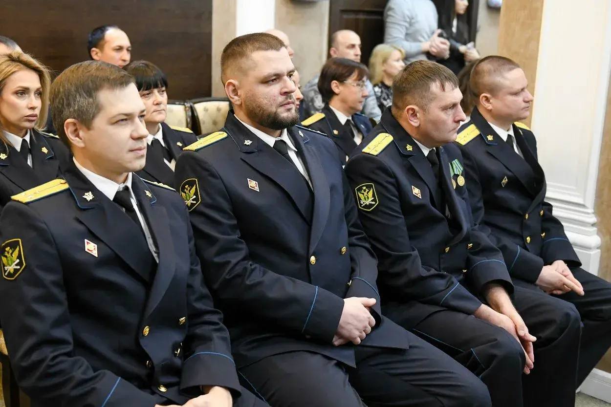 Партнерство с властью помогает приставам укреплять защиту прав жителей Хакасии Партнерство с властью помогает приставам укреплять защиту прав жителей Хакасии