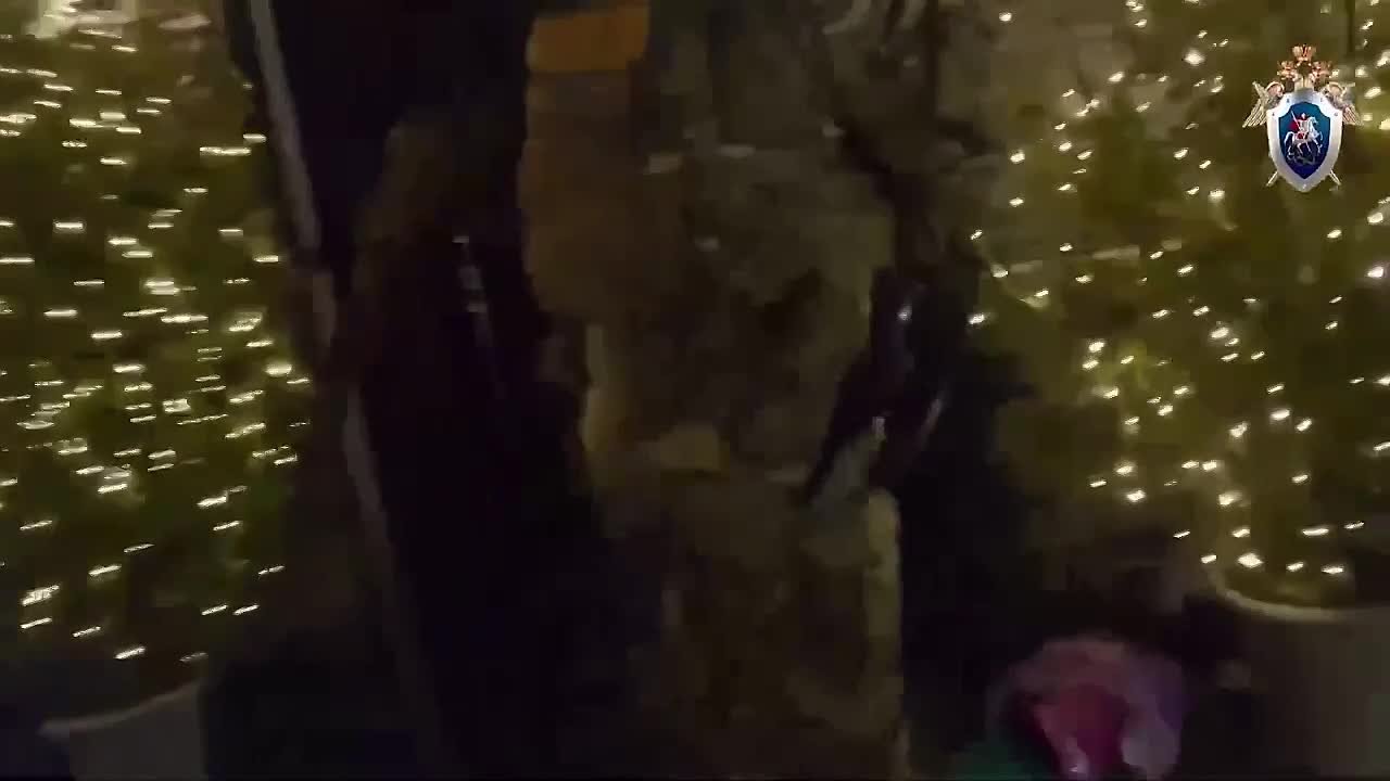 В Красноярске в рамках расследования уголовного дела о взяточничестве и хищении денежных средств при заключении контракта на поставку нефтепродуктов для нужд дорожной организации выявлен новый эпизод преступной деятельности