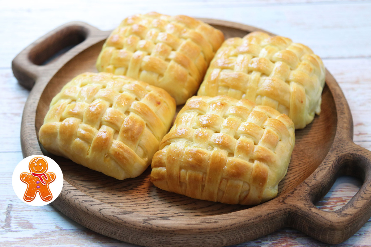 Плетеные слойки с сыром