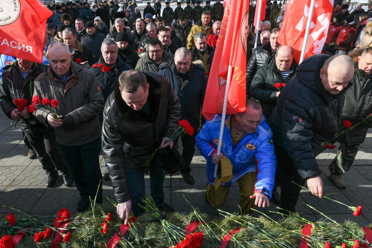 В АБАКАНЕ ПОЧТИЛИ ПАМЯТЬ ВОИНОВ-ГЕРОЕВ В АБАКАНЕ ПОЧТИЛИ ПАМЯТЬ ВОИНОВ-ГЕРОЕВ