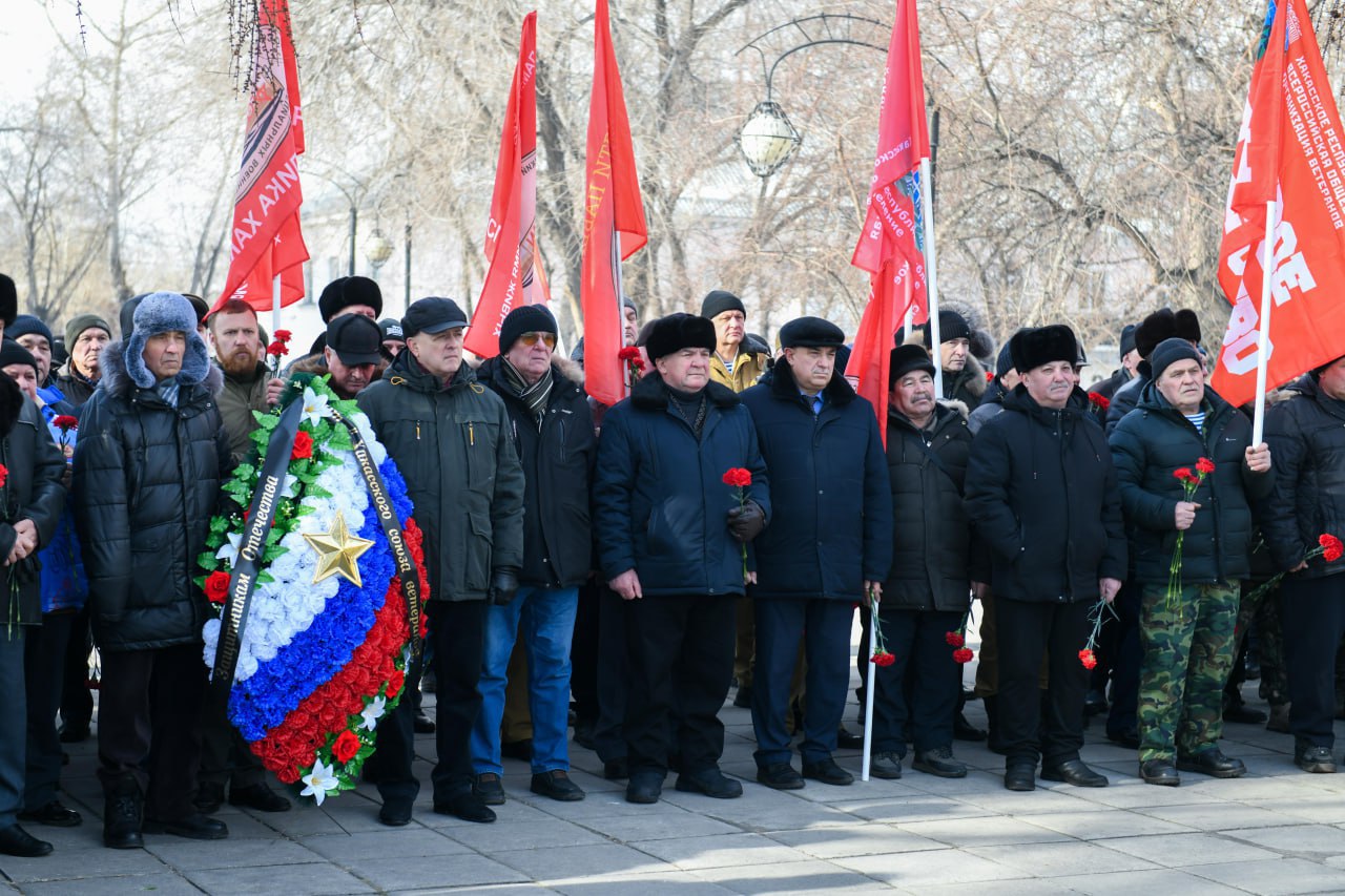 В АБАКАНЕ ПОЧТИЛИ ПАМЯТЬ ВОИНОВ-ГЕРОЕВ В АБАКАНЕ ПОЧТИЛИ ПАМЯТЬ ВОИНОВ-ГЕРОЕВ