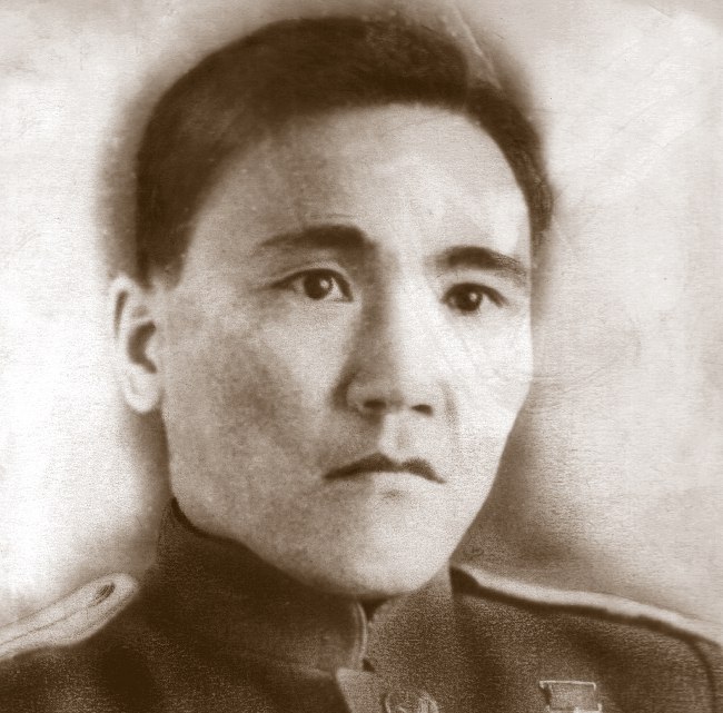 В 9-ом жилом районе Абакана есть улица Доможакова, названная в честь нашего земляка-героя