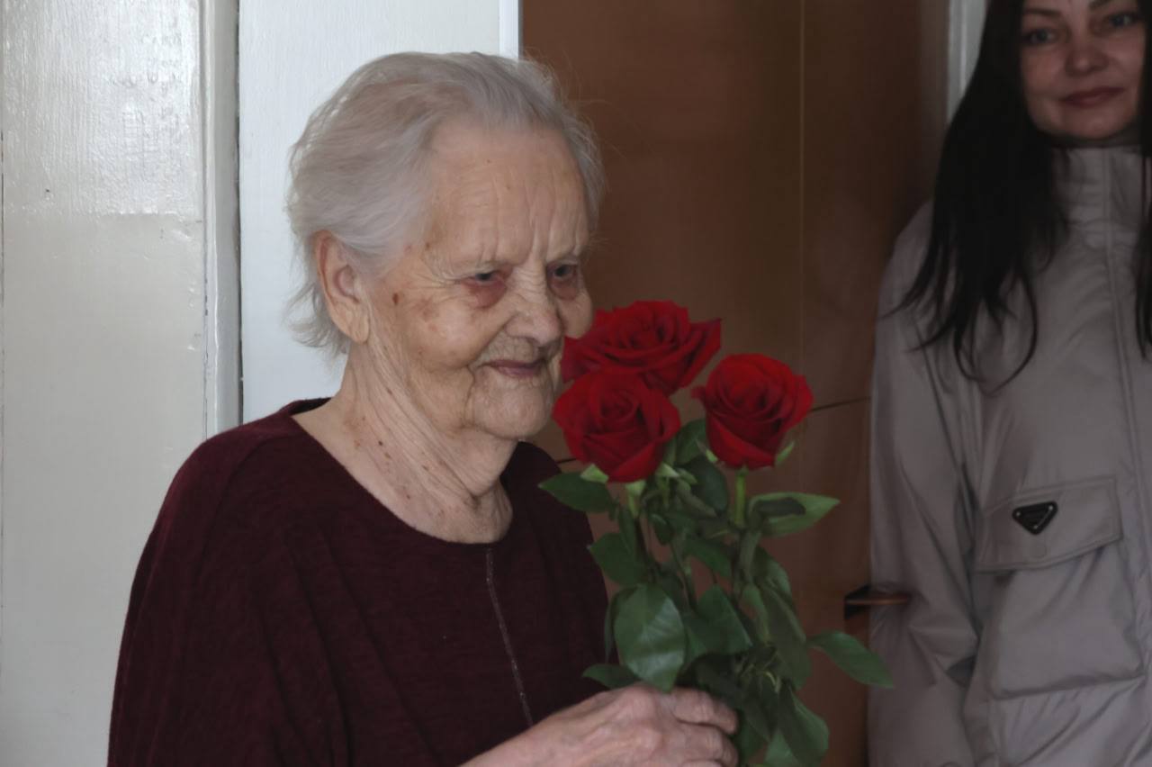 Алексей Лемин: В преддверии Дня защитника Отечества поздравил нашу дорогую Елену Ивановну Сушкову – настоящего Героя, Почётного гражданина Абакана Алексей Лемин: В преддверии Дня защитника Отечества поздравил нашу дорогую Елену Ивановну Сушкову – настоящего Героя, Почётного гражданина Абакана