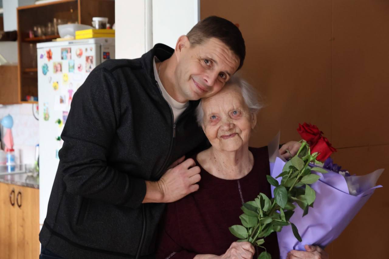 Алексей Лемин: В преддверии Дня защитника Отечества поздравил нашу дорогую Елену Ивановну Сушкову – настоящего Героя, Почётного гражданина Абакана