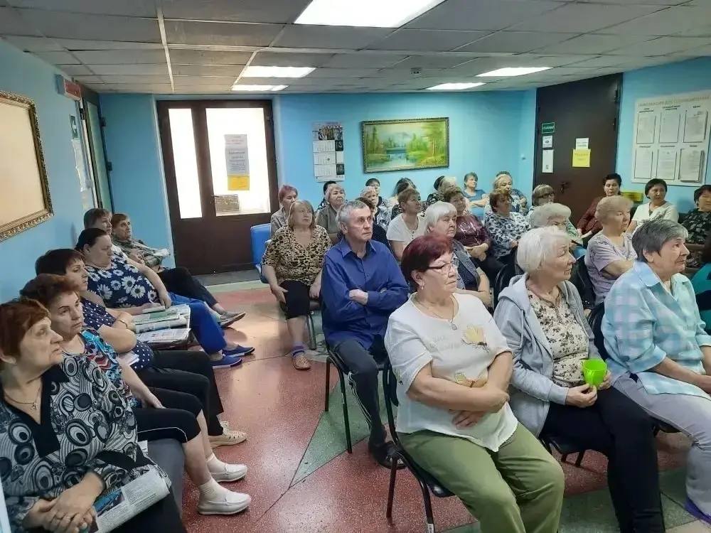 Отдыхающим Центра им. Лебедя рассказали о главном залоге здорового долголетия Отдыхающим Центра им. Лебедя рассказали о главном залоге здорового долголетия