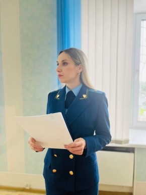 За использование поддельного водительского удостоверения - ограничение свободы