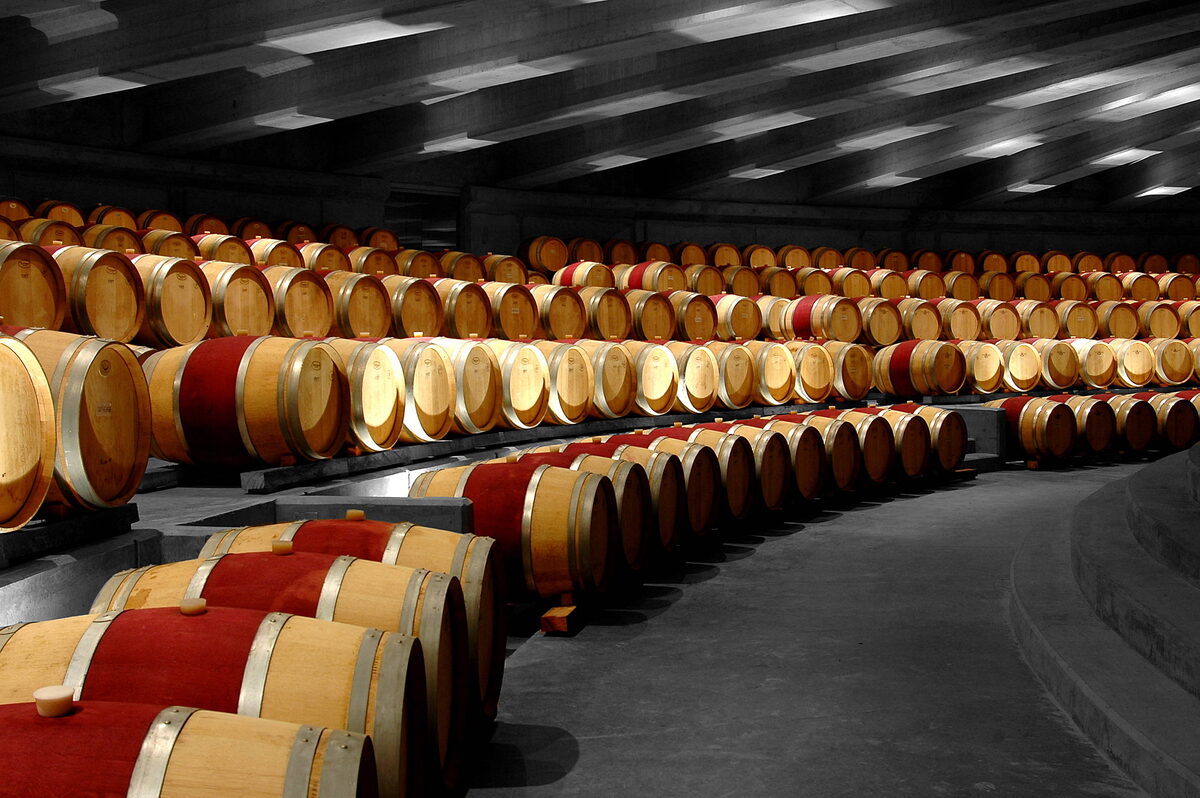 Эволюция винной бочки: от хранения к искусству