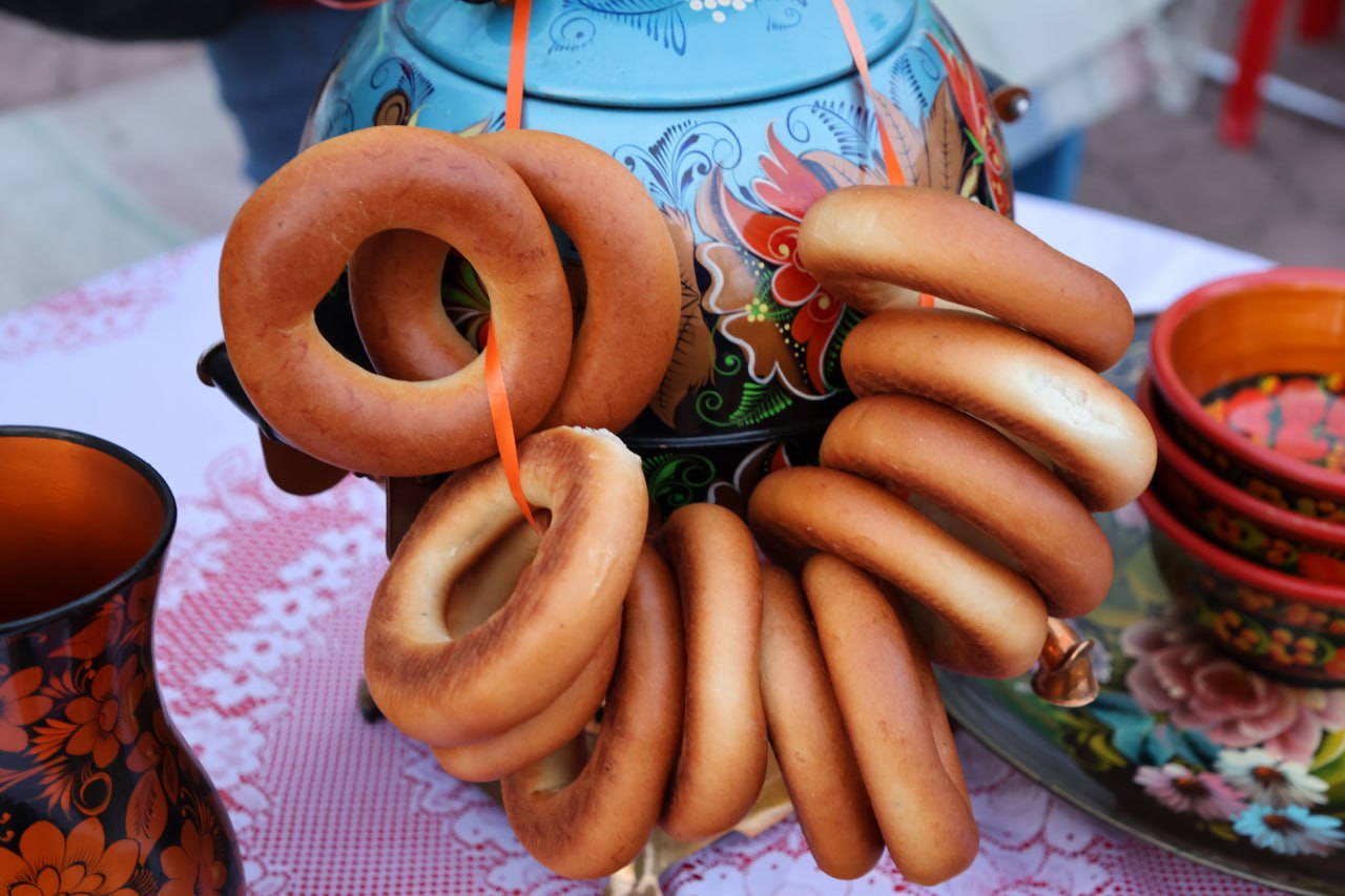 Жилой район «Гавань» сегодня буквально расцвёл в преддверии весны, – там отпраздновали Масленицу!Традиционное прощание с зимой и встреча долгожданной весны прошли с размахом, подарив незабываемые эмоции всем без исключения Жилой район «Гавань» сегодня буквально расцвёл в преддверии весны, – там отпраздновали Масленицу!Традиционное прощание с зимой и встреча долгожданной весны прошли с размахом, подарив незабываемые эмоции всем без исключения