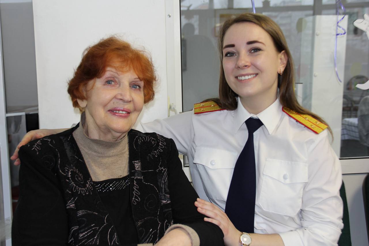 Офицеры СК России и члены союза «Юный следователь» поздравили постояльцев пансионата «Солнечный» и ветеранов СВО с Днём защитника Отечества Офицеры СК России и члены союза «Юный следователь» поздравили постояльцев пансионата «Солнечный» и ветеранов СВО с Днём защитника Отечества